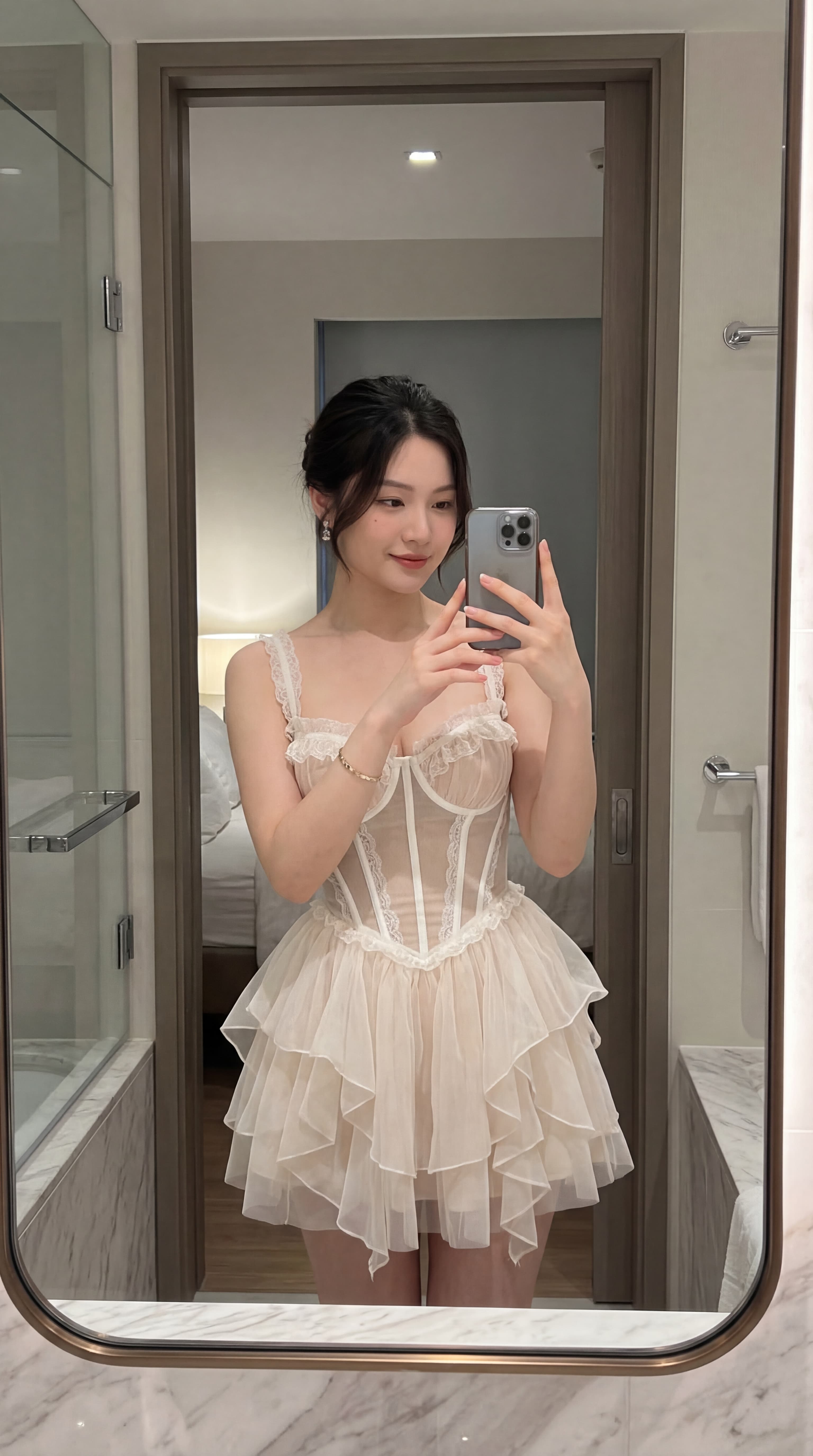 Cách Tạo KOC Ảo Bằng AI, Tự Động Thay Trang Phục Để Xây Kênh Review Bán Hàng